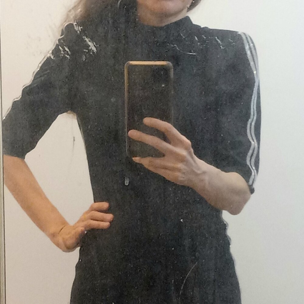 ALICE & OLIVIA- sexy, decadent and cute black mini dress!